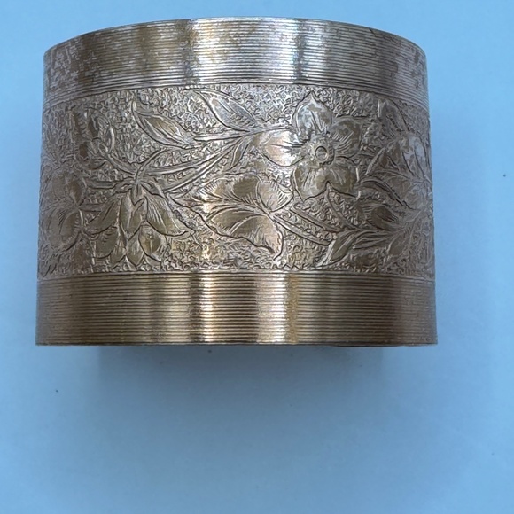 Set of 4 Coppercraft floral embossed napkin rings. Vintage copper napkin holders - Picture 3 of 12